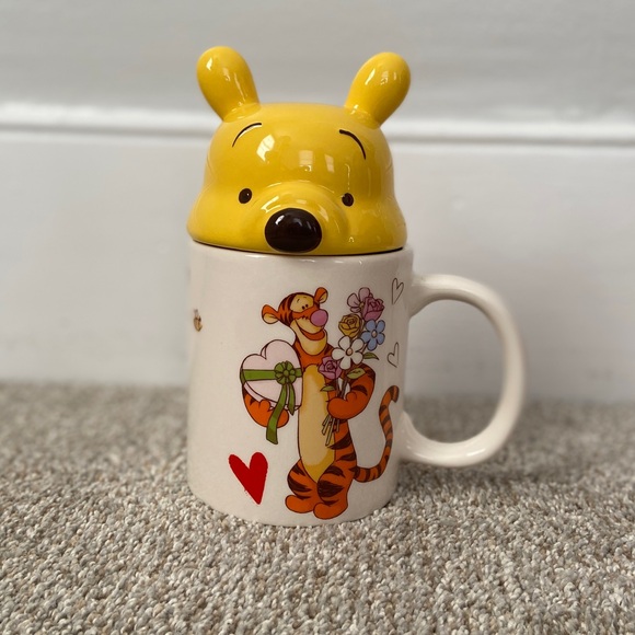 Winnie the Pooh Valentines Day Mug with Topper - Picture 2 of 7